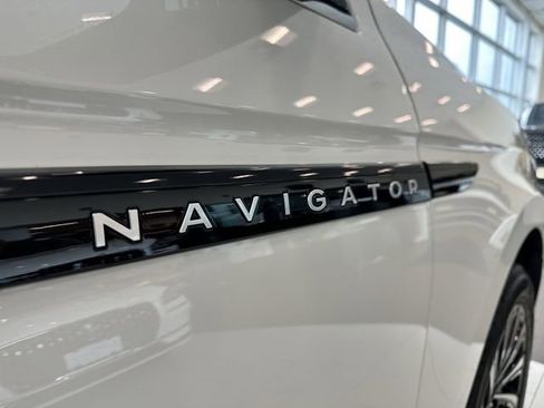 Certified 2025 Lincoln Navigator Black Label AWD/4WD image 48