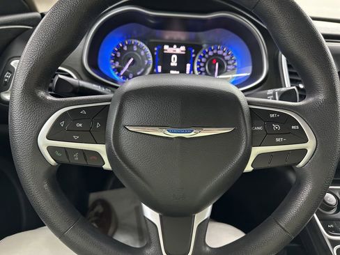 Used 2015 Chrysler 200 Limited image 33