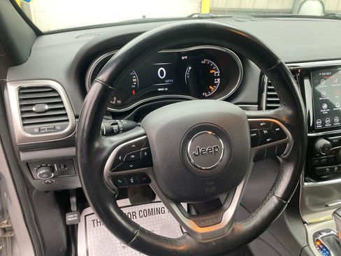 Used 2019 Jeep Grand Cherokee Altitude image 18