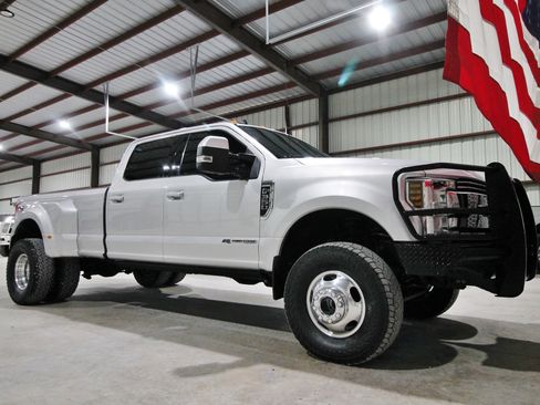 Used 2019 Ford F350 Lariat w/ Lariat Value Package image 16