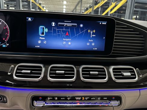 Certified 2024 Mercedes-Benz GLS 450 4MATIC image 19