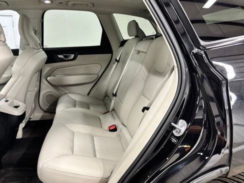 Used 2024 Volvo XC60 B5 Plus w/ Protection Package Premier AWD/4WD image 20