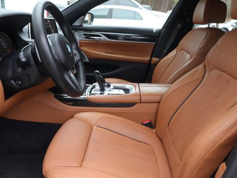 Used 2020 BMW 750i xDrive image 13