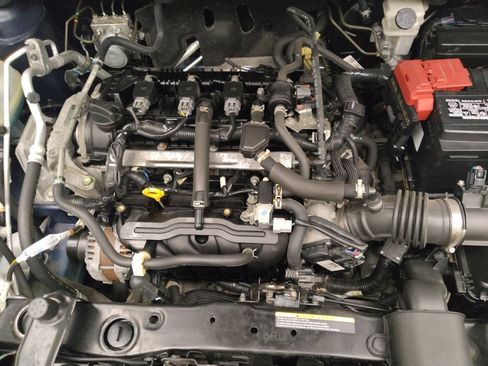 Used 2020 Nissan Kicks SR w/ SR Premium Package image 30