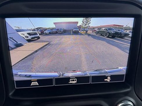 Used 2022 GMC Sierra 1500 AT4 w/ AT4 Preferred Package AWD/4WD image 16
