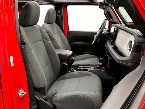 Used 2025 Jeep Wrangler Unlimited Sahara w/ Safety Group AWD/4WD image 8