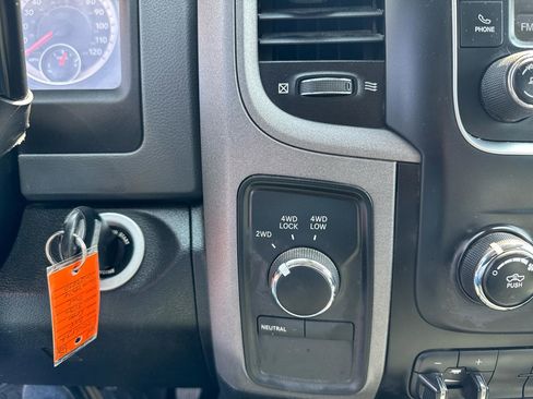 Used 2018 RAM 3500 Tradesman w/ Chrome Appearance Group image 19