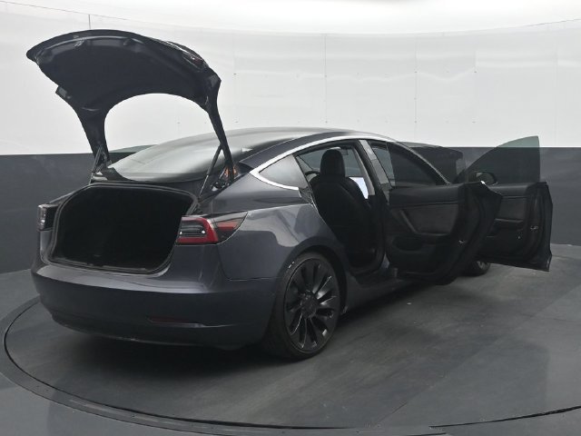 Used 2018 Tesla Model 3 Long Range RWD image 39