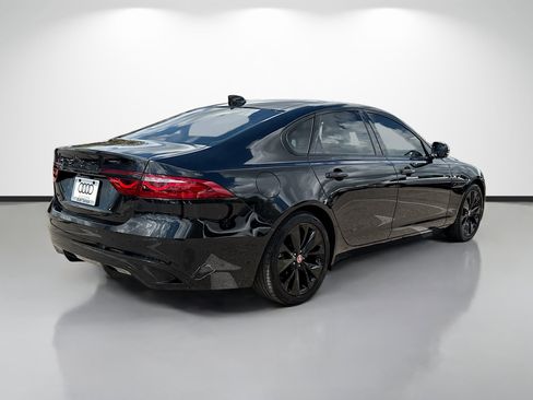 Used 2023 Jaguar XF SE image 3