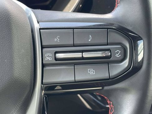Used 2025 Chevrolet Colorado Z71 AWD/4WD image 24