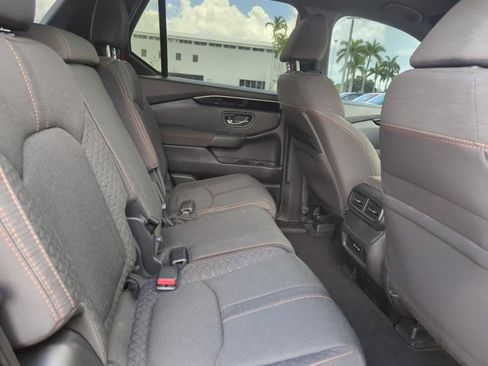 Used 2024 Honda Pilot Sport image 18