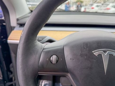 Used 2021 Tesla Model Y Long Range image 24