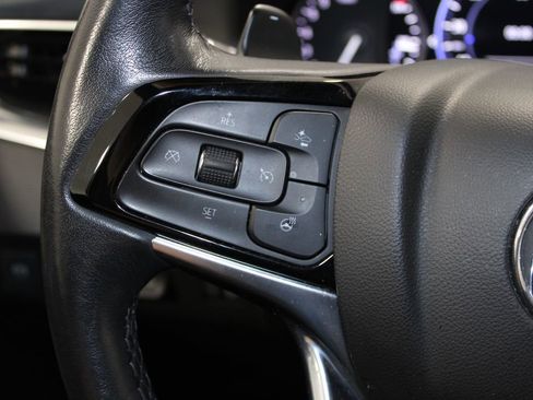 Used 2024 Buick Enclave Premium image 38