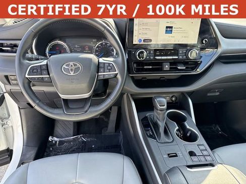 Used 2023 Toyota Highlander Bronze Edition AWD/4WD image 18