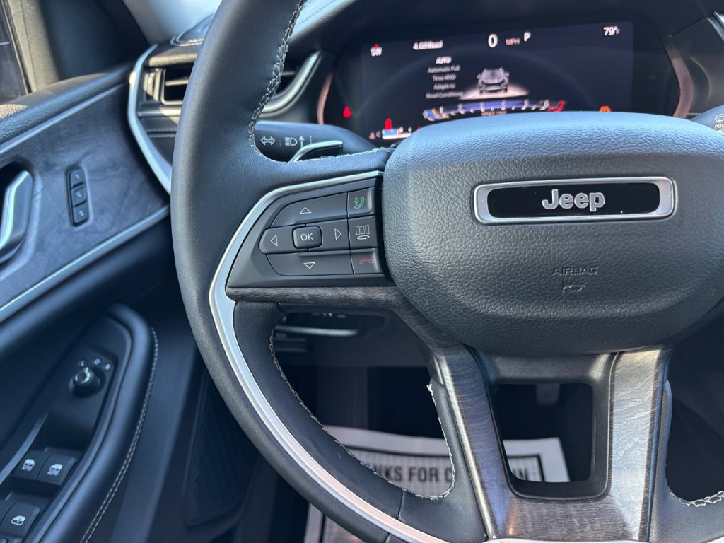 Certified 2024 Jeep Grand Cherokee Limited w/ Black Appearance Package AWD/4WD image 21