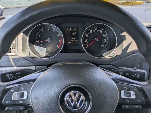 Used 2015 Volkswagen Jetta SE FWD image 24