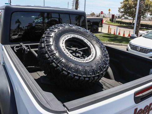 Used 2021 Jeep Gladiator Mojave AWD/4WD image 9