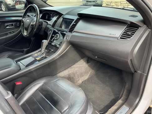 Used 2013 Ford Taurus SHO image 13