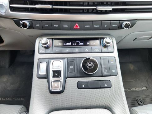 Used 2024 Hyundai Palisade SEL FWD image 19