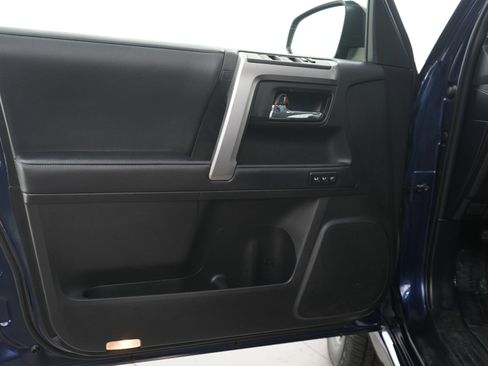 Used 2022 Toyota 4Runner Limited AWD/4WD image 18