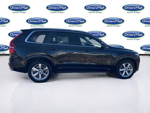 Used 2021 Volvo XC90 T5 Momentum w/ Climate Package image 9