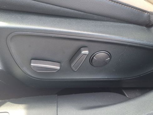 Used 2022 Ford Escape SEL image 4