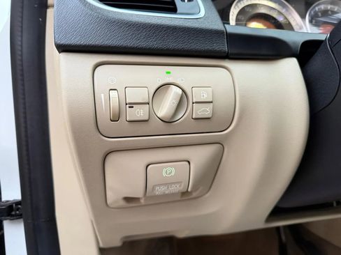 Used 2012 Volvo S60 T5 FWD image 26