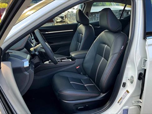 New 2025 Nissan Altima 2.5 SR image 15