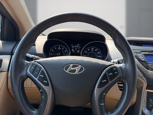 Used 2013 Hyundai Elantra Limited FWD image 16