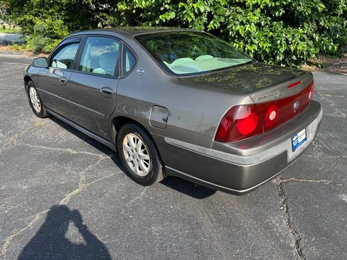 Used 2002 Chevrolet Impala w/ Preferred Equipment Group FWD image 3
