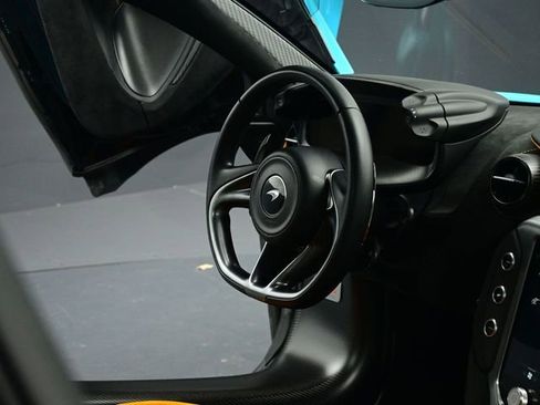 Used 2024 McLaren 750S Spider image 44