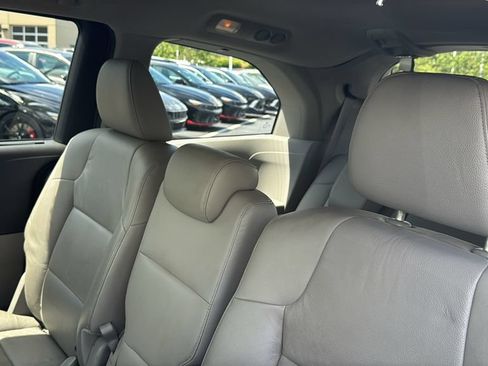 Used 2013 Honda Odyssey EX-L image 25