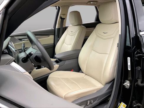 Used 2025 Cadillac XT5 Premium Luxury w/ LPO, Floor Liner Package FWD image 7