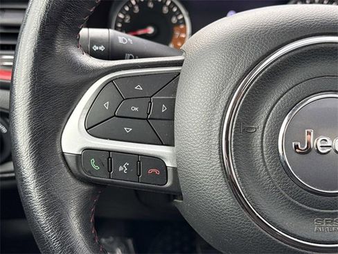 Used 2020 Jeep Renegade Trailhawk w/ UConnect 8.4 Nav Group image 9