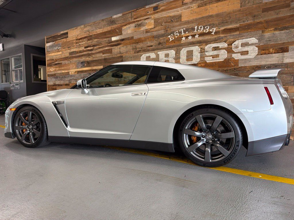 Used 2009 Nissan GT-R Premium AWD/4WD image 71