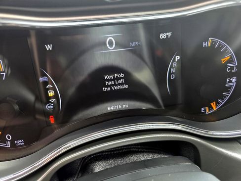 Used 2020 Jeep Grand Cherokee Laredo image 13