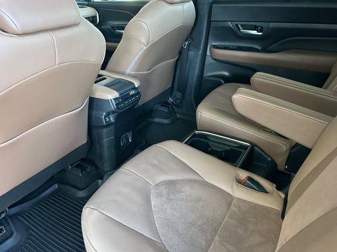 Certified 2024 Toyota Grand Highlander AWD Hybrid image 11