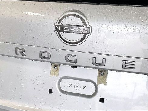 Used 2025 Nissan Rogue SV AWD/4WD image 28