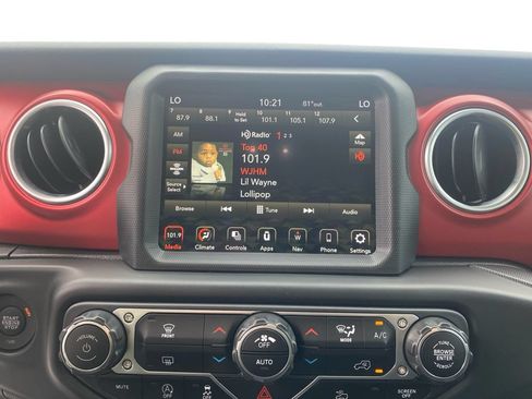 Used 2023 Jeep Gladiator Rubicon w/ LED Lighting Group AWD/4WD image 13