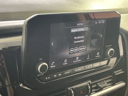Used 2025 Nissan Pathfinder SV AWD/4WD image 16
