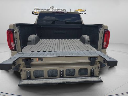 Used 2023 GMC Sierra 1500 AT4 w/ Technology Package AWD/4WD image 10