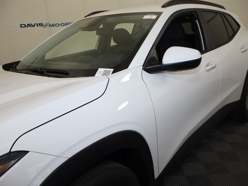 New 2026 Chevrolet Trax LT w/ Driver Confidence Package FWD image 12