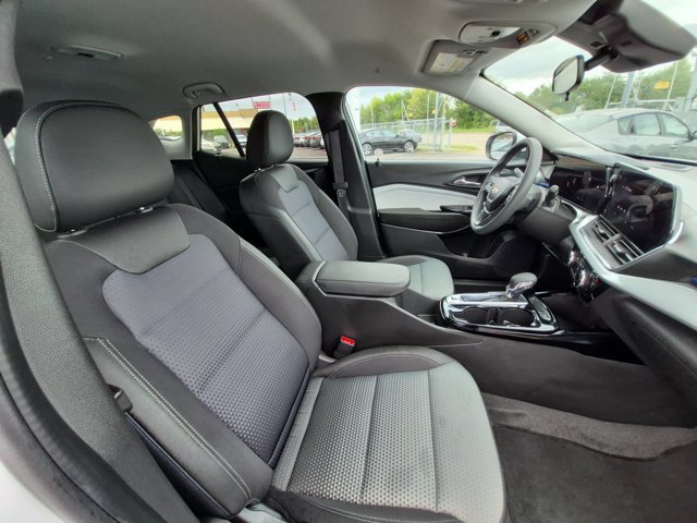 Used 2026 Chevrolet Trax LT FWD image 28