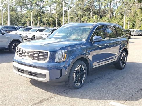 New 2025 Kia Telluride S image 3