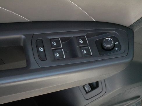 Certified 2023 Volkswagen Atlas SE image 19