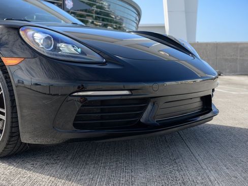 Used 2018 Porsche 718 Cayman S image 11