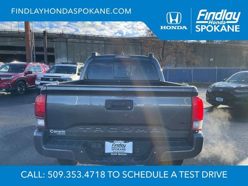 Used 2019 Toyota Tacoma image 3