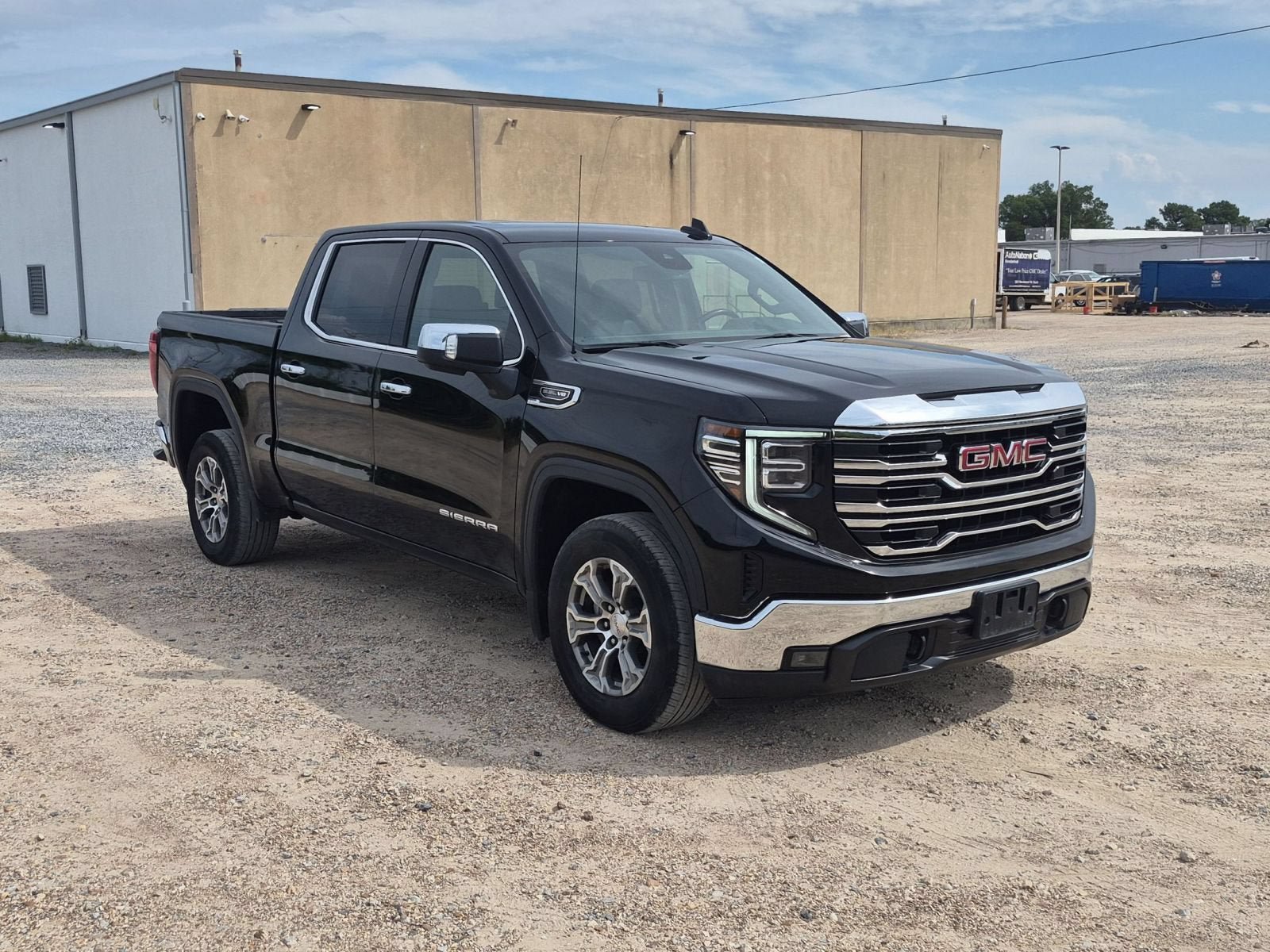 Used 2025 GMC Sierra 1500 SLT RWD image 8