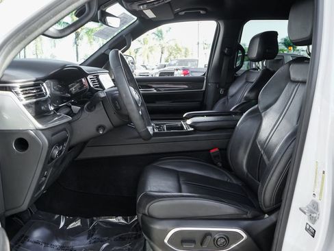 Used 2022 Jeep Wagoneer Series III w/ Rear Seat Video Group 1 image 20