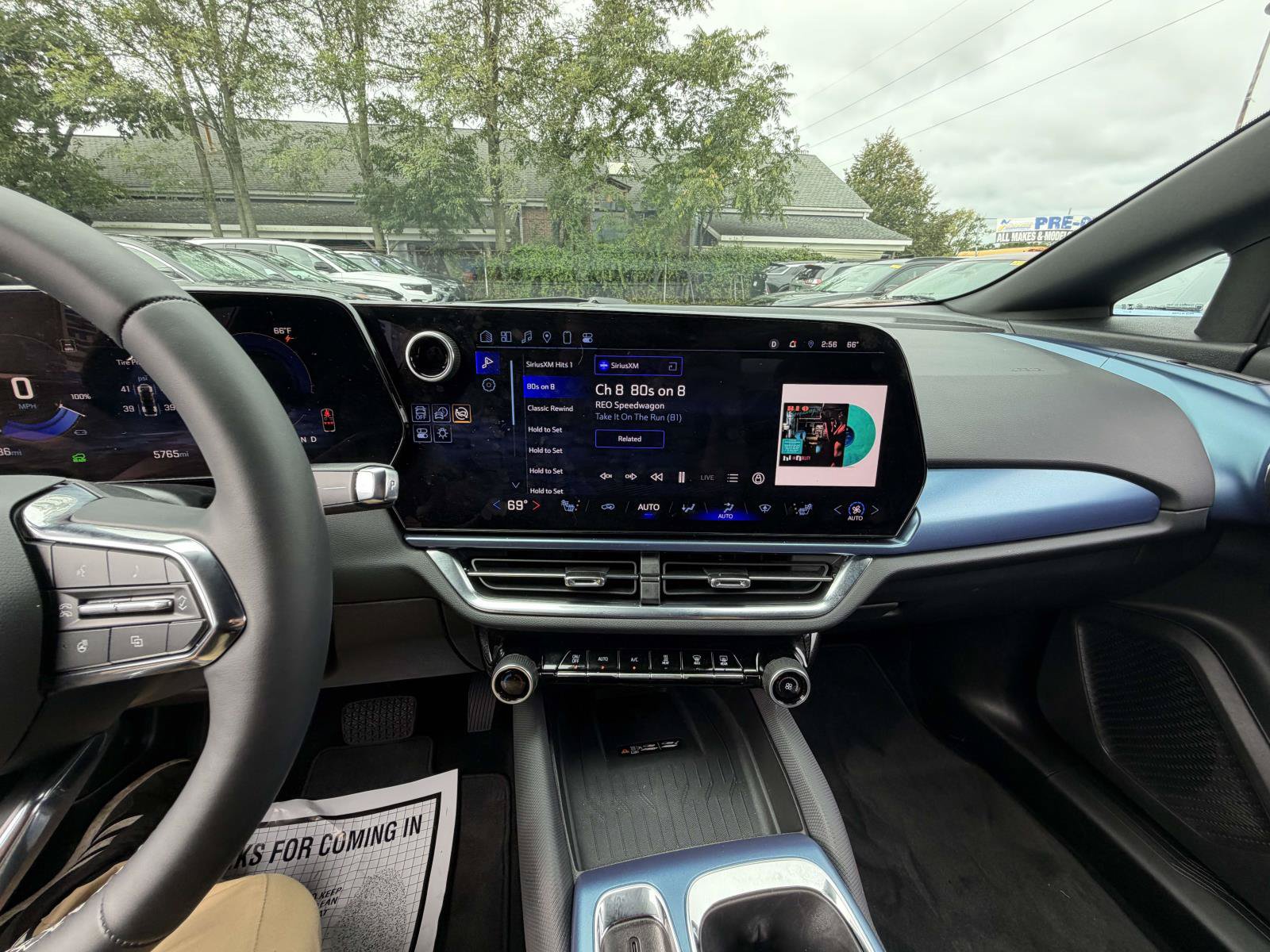 Used 2025 Chevrolet Equinox EV LT w/ Convenience Package FWD image 20